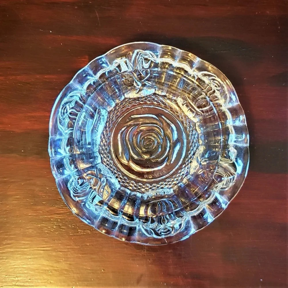 🔥🔥Firna Indonesia Glass 3 Spot Ashtray  6 Inch floral rose